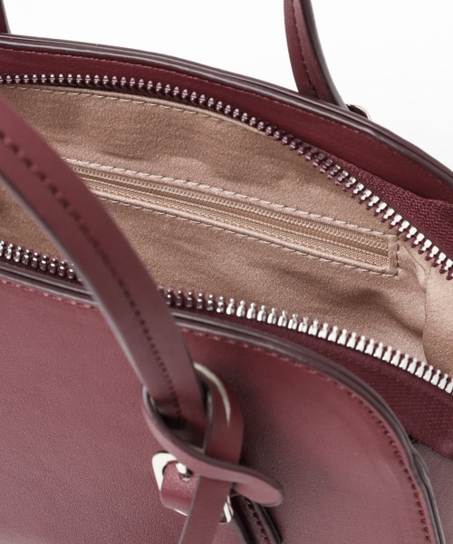 mysty woman（ミスティウーマン）の「キーチャーム付きミニボストン 961191（ボストンバッグ・レディース・バーガンディー/アイボリー/ブラック・FREE）」の14枚目の写真