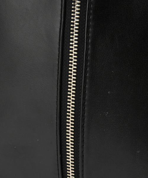 Ray BEAMS(レイビームス)の「LE VERNIS / レザー バケット バッグパック(バックパック/リュック・レディース・ブラック/ベージュ・ONE SIZE)」の7枚目の写真