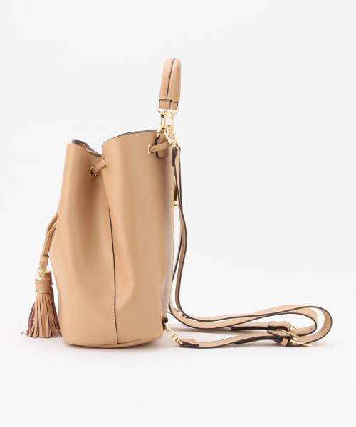 Ray BEAMS(レイビームス)の「LE VERNIS / レザー バケット バッグパック(バックパック/リュック・レディース・ブラック/ベージュ・ONE SIZE)」の9枚目の写真