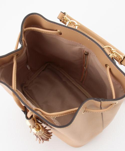 Ray BEAMS(レイビームス)の「LE VERNIS / レザー バケット バッグパック(バックパック/リュック・レディース・ブラック/ベージュ・ONE SIZE)」の12枚目の写真