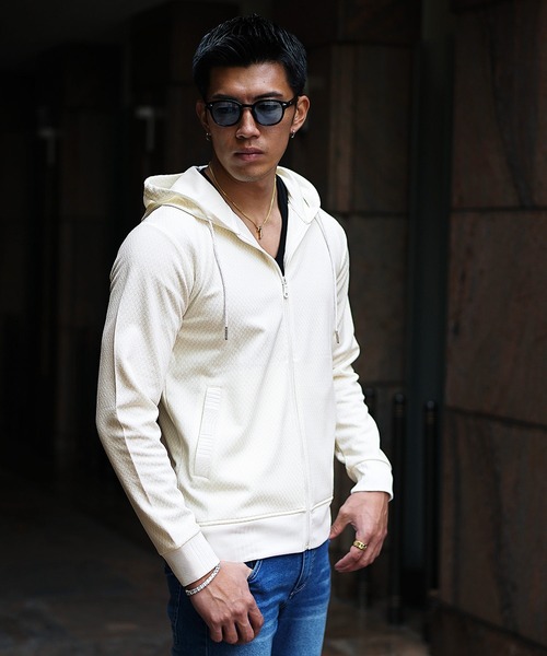 SOMEDIFF(サムディフ)の「【SOMEDIFF】総柄フルジップパーカー メンズ 薄手 モノトーン 軽量 ストレッチ フード 細身(パーカー・メンズ・ホワイト×ブラック/ホワイト/ブラック×グレー・L/XL/M)」の9枚目の写真