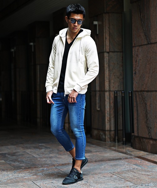 SOMEDIFF(サムディフ)の「【SOMEDIFF】総柄フルジップパーカー メンズ 薄手 モノトーン 軽量 ストレッチ フード 細身(パーカー・メンズ・ホワイト×ブラック/ホワイト/ブラック×グレー・L/XL/M)」の10枚目の写真