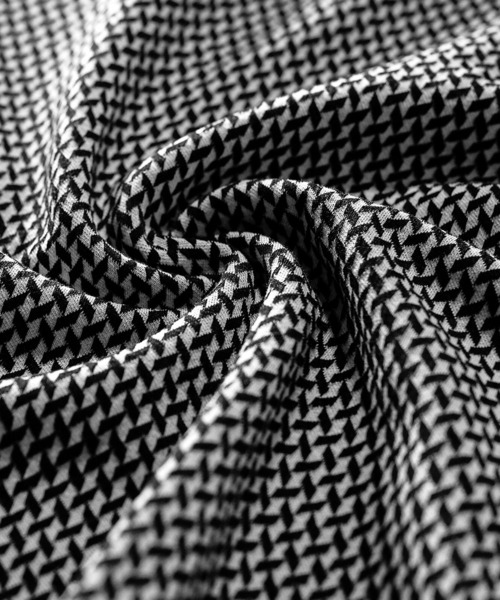 SOMEDIFF(サムディフ)の「【SOMEDIFF】総柄フルジップパーカー メンズ 薄手 モノトーン 軽量 ストレッチ フード 細身(パーカー・メンズ・ホワイト×ブラック/ホワイト/ブラック×グレー・L/XL/M)」の17枚目の写真