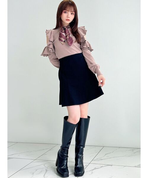 RESEXXY（リゼクシー）の「ラッフルフリルスカーフニットトップス（ニット/セーター・レディース・ベージュ/ホワイト/ブラック/ブルー・FREE）」の9枚目の写真