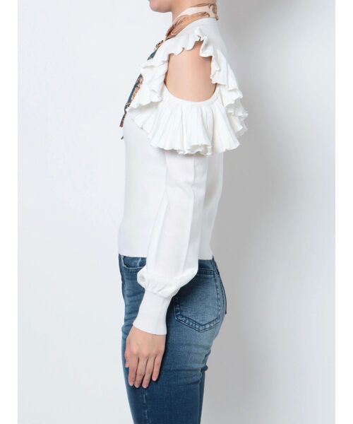 RESEXXY（リゼクシー）の「ラッフルフリルスカーフニットトップス（ニット/セーター・レディース・ベージュ/ホワイト/ブラック/ブルー・FREE）」の15枚目の写真