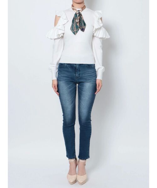 RESEXXY（リゼクシー）の「ラッフルフリルスカーフニットトップス（ニット/セーター・レディース・ベージュ/ホワイト/ブラック/ブルー・FREE）」の21枚目の写真