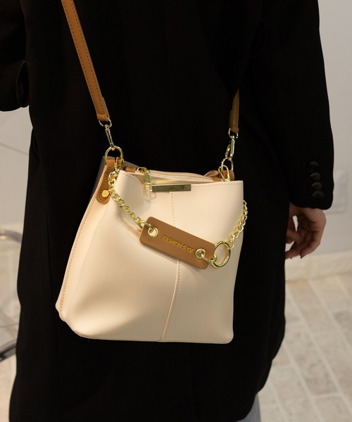 pumpkin port（パンプキンポート）の「チェーンチャーム付  ショルダーBAG（ショルダーバッグ・レディース・ミント/アイボリー/ブラック/ブラック×ブラック/グリーン/ベージュ/シルバー/ブラウン/ブルー/ワインレッド/ライトベージュ/ホワイト×ブラック/ライトブラウン・FREE）」の8枚目の写真