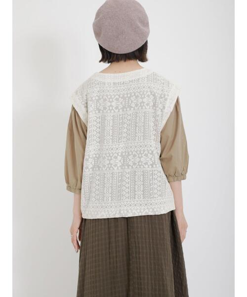 Samansa Mos2（サマンサ モスモス）の「レースドッキングブラウス（シャツ/ブラウス・レディース・キャメル/チャコールグレー/ベージュ/オフホワイト・F）」の16枚目の写真