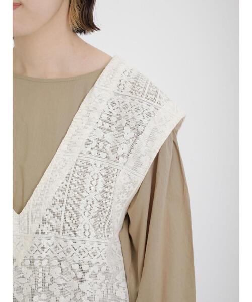 Samansa Mos2（サマンサ モスモス）の「レースドッキングブラウス（シャツ/ブラウス・レディース・キャメル/チャコールグレー/ベージュ/オフホワイト・F）」の18枚目の写真