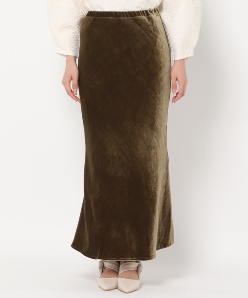 mysty woman(ミスティウーマン)の「ベロアバイアスタイトスカート 981399(スカート・レディース・オレンジ/ネイビー/ブラウン・FREE)」の13枚目の写真