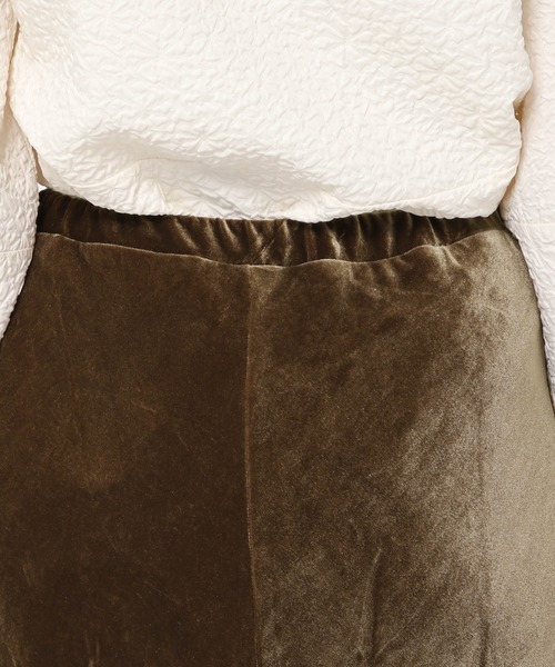 mysty woman(ミスティウーマン)の「ベロアバイアスタイトスカート 981399(スカート・レディース・オレンジ/ネイビー/ブラウン・FREE)」の15枚目の写真