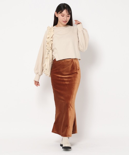 mysty woman(ミスティウーマン)の「ベロアバイアスタイトスカート 981399(スカート・レディース・オレンジ/ネイビー/ブラウン・FREE)」の5枚目の写真