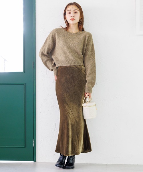 mysty woman(ミスティウーマン)の「ベロアバイアスタイトスカート 981399(スカート・レディース・オレンジ/ネイビー/ブラウン・FREE)」の16枚目の写真