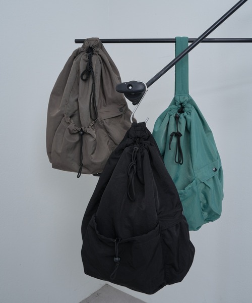 COLONY 2139（コロニートゥーワンスリーナイン）の「ナイロンワンショルダーバッグ（ショルダーバッグ・レディース・ブラック/カーキ/グリーン・FREE）」の4枚目の写真