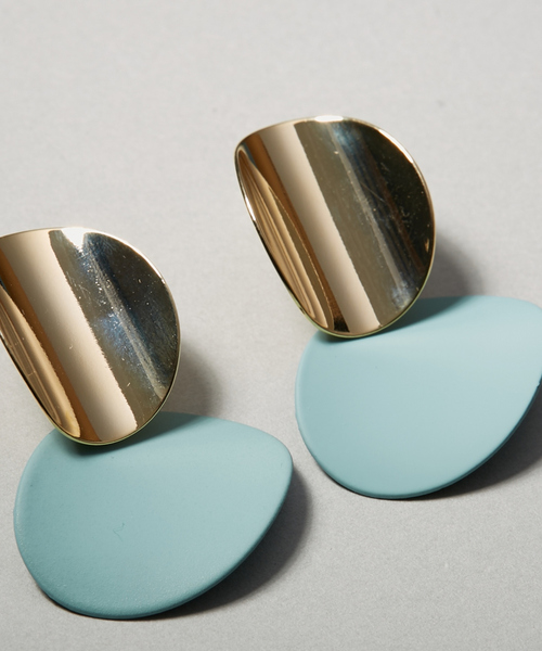 Abahouse Devinette(ドゥヴィネット)の「【sauvage peau 】ラウンドクロスピアス(ピアス(両耳用)・レディース・ブルー/オレンジ/イエロー/ホワイト・フリー)」の3枚目の写真