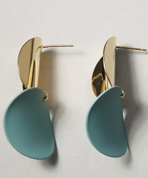 Abahouse Devinette(ドゥヴィネット)の「【sauvage peau 】ラウンドクロスピアス(ピアス(両耳用)・レディース・ブルー/オレンジ/イエロー/ホワイト・フリー)」の8枚目の写真