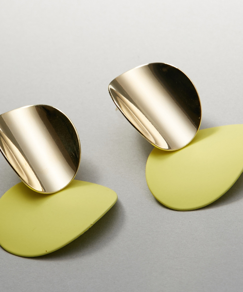 Abahouse Devinette(ドゥヴィネット)の「【sauvage peau 】ラウンドクロスピアス(ピアス(両耳用)・レディース・ブルー/オレンジ/イエロー/ホワイト・フリー)」の9枚目の写真