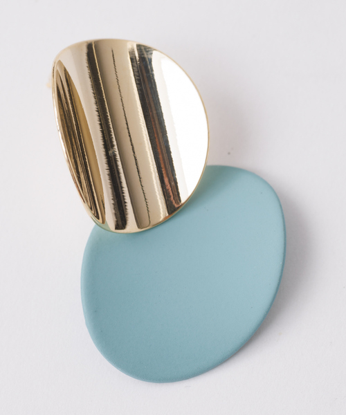 Abahouse Devinette(ドゥヴィネット)の「【sauvage peau 】ラウンドクロスピアス(ピアス(両耳用)・レディース・ブルー/オレンジ/イエロー/ホワイト・フリー)」の14枚目の写真