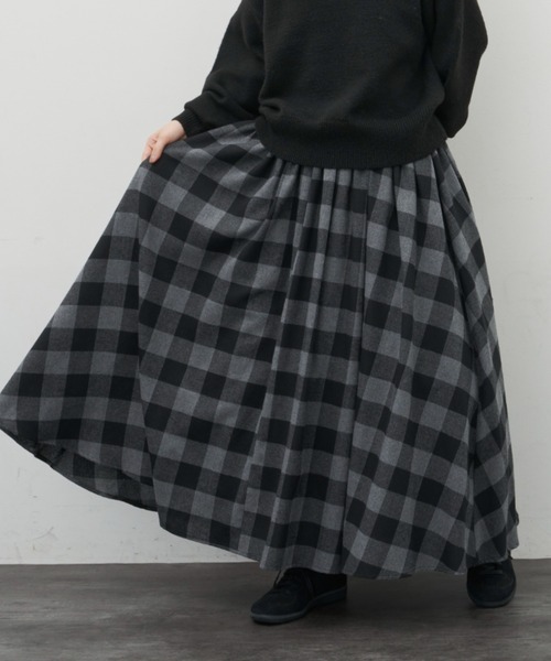 Libra Cue（リブラ キュー）の「ブロックチェックボリュームスカート