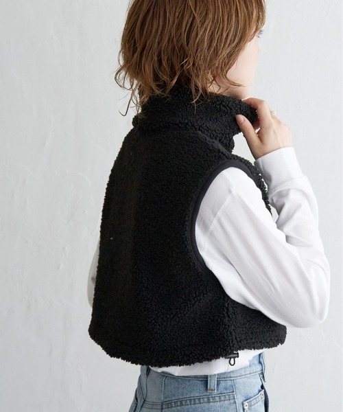 notch.（ノッチ）の「ボアショートベスト（ダウンベスト・レディース・ブラック/オフホワイト/グレー・M）」の5枚目の写真