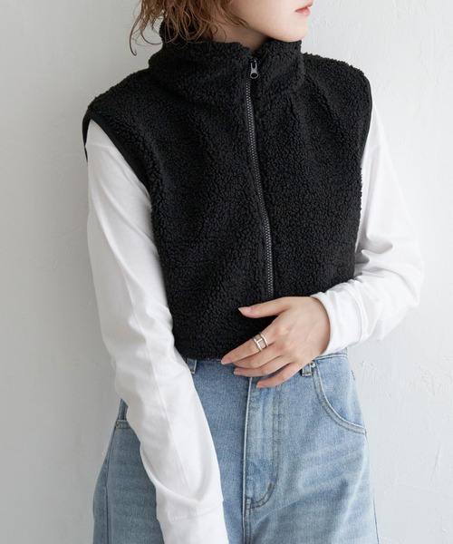 notch.（ノッチ）の「ボアショートベスト（ダウンベスト・レディース・ブラック/オフホワイト/グレー・M）」の4枚目の写真