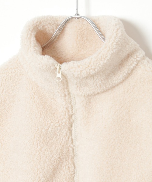 notch.（ノッチ）の「ボアショートベスト（ダウンベスト・レディース・ブラック/オフホワイト/グレー・M）」の21枚目の写真