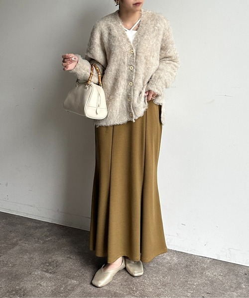 Thevon（ゼボン）の「シャギーVネックカーディガン（カーディガン/ボレロ・レディース・チャコールグレー/オレンジ/グレー/ベージュ/サーモンピンク/ブルー・FREE）」の16枚目の写真