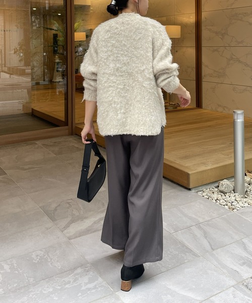 Thevon（ゼボン）の「シャギーVネックカーディガン（カーディガン/ボレロ・レディース・チャコールグレー/オレンジ/グレー/ベージュ/サーモンピンク/ブルー・FREE）」の12枚目の写真