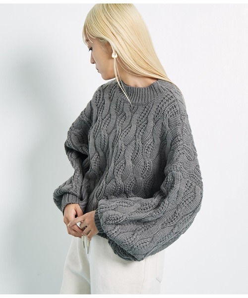 Settimissimo(セッティミッシモ)の「ボリュームスリーブミックスケーブルニット(ニット/セーター・レディース・グレー/ベージュ・FREE)」の14枚目の写真