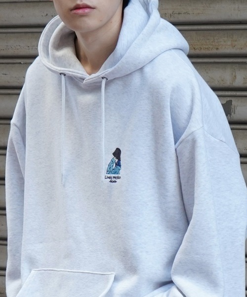 ILL'S(イルズ)の「ガールイラストワンポイント刺繍 ビッグシルエット 裏起毛プルオーバーパーカー フーディー カットソー ユニセックス【ILL'S】(パーカー・メンズ・ブルー系その他/杢グレー/ミント/チャコールグレー/ホワイト系その他/ブラック系その他/グレー系その他2/グリーン系その他2/グレー系2・XL/M/L)」の6枚目の写真