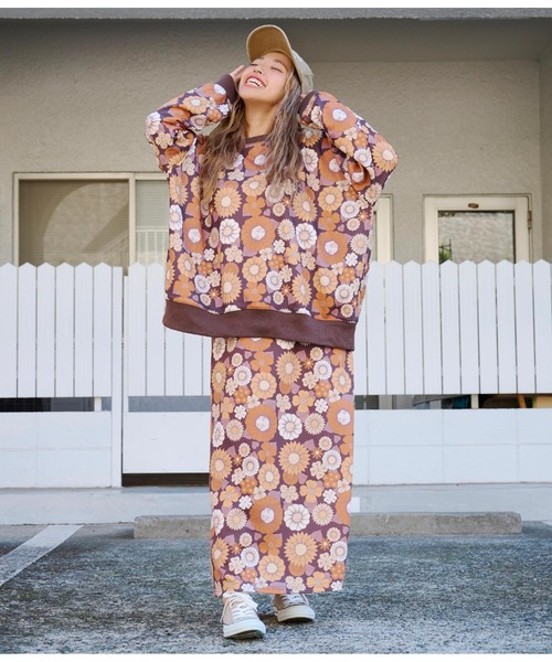 anap mimpi（アナップミンピ）の「レトロフラワー 裏毛 セミフレア スカート（スカート・レディース・ベージュ系その他/ダークグレー・FREE）」の8枚目の写真