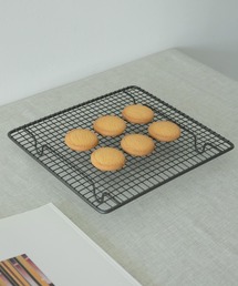 Cinq（シンク）の「『WEB限定』CINQ　イギリスのケーキクーラー（キッチンツール・キッズ）」