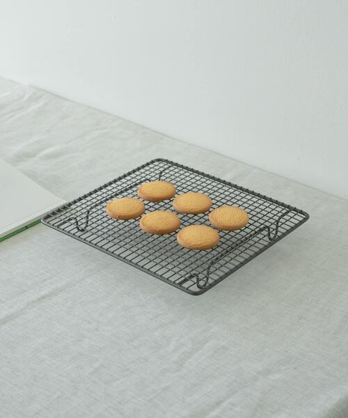 Cinq(シンク)の「『WEB限定』CINQ イギリスのケーキクーラー(キッチンツール・レディース・その他1・-)」の3枚目の写真