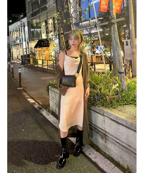 ALLSAINTS（オールセインツ）の「LOTTIE HEELED SLIP ON LEATHER BOOTS | LOTTIE HEELED スリッポン レザー ブーツ（ブーツ・レディース・ブラック系その他・UK4/UK5/UK3）」の10枚目の写真