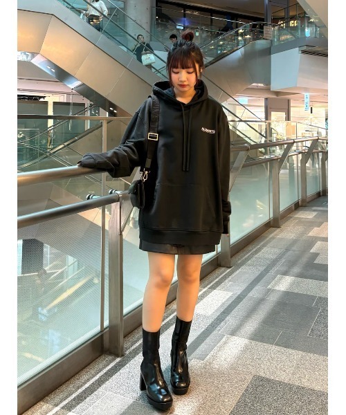 ALLSAINTS（オールセインツ）の「LOTTIE HEELED SLIP ON LEATHER BOOTS | LOTTIE HEELED スリッポン レザー ブーツ（ブーツ・レディース・ブラック系その他・UK4/UK5/UK3）」の18枚目の写真