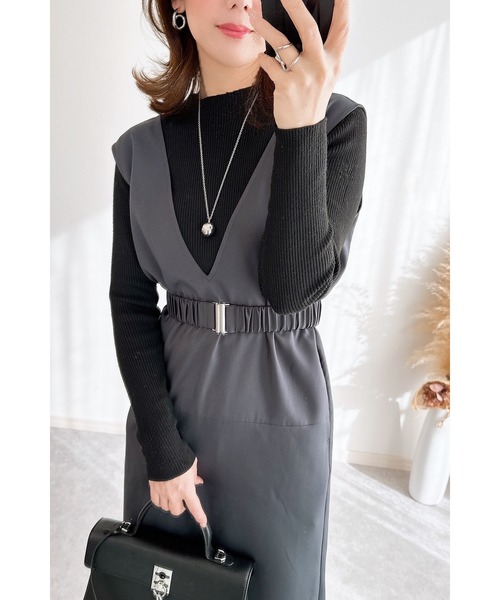 &. NOSTALGIA(アンドドットノスタルジア)の「【ZOZO限定】深Vネックベルテッドジャンスカ(ジャンパースカート・レディース・チャコールグレー/ブラック・M)」の6枚目の写真