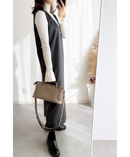 &. NOSTALGIA(アンドドットノスタルジア)の「【ZOZO限定】深Vネックベルテッドジャンスカ(ジャンパースカート・レディース・チャコールグレー/ブラック・M)」の17枚目の写真