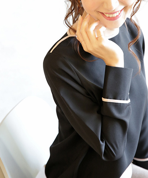 Ehre style（エーレスタイル）の「配色ラインのお仕事ブラウス（Tシャツ/カットソー・レディース・ベージュ/ブラック・FREE）」の3枚目の写真