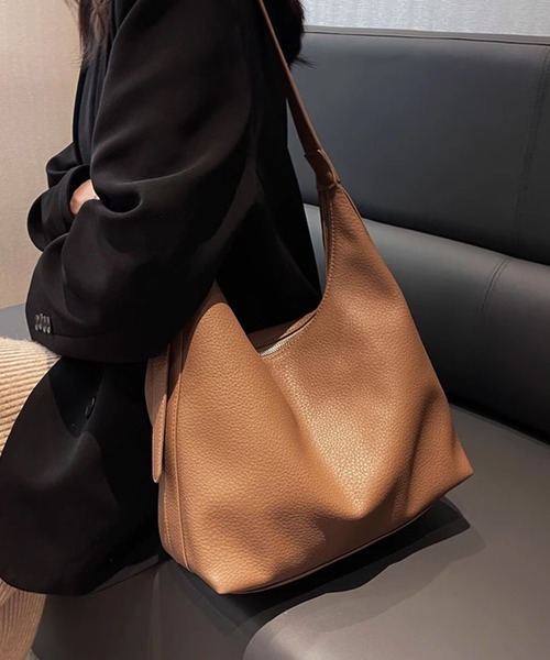 ROOPTOKYO（ループトウキョウ）の「ワンショルダーフェイクレザー