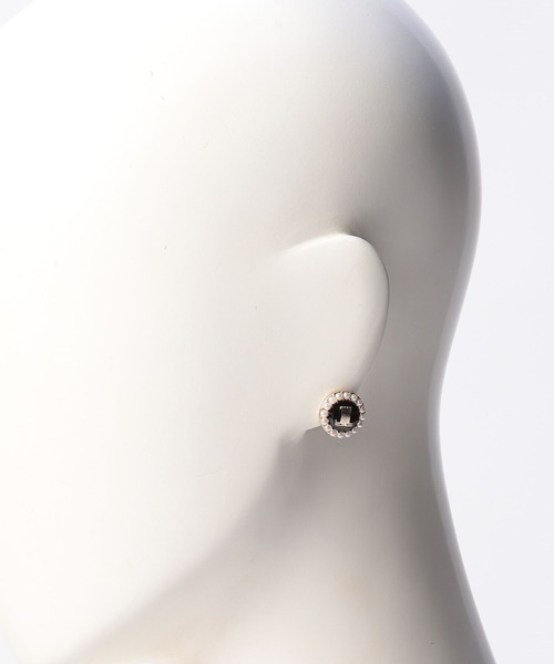 LANVIN en Bleu（ランバンオンブルー）の「プチパール イヤリング（イヤリング・レディース・ブラック/ホワイト・ONE SIZE）」の4枚目の写真