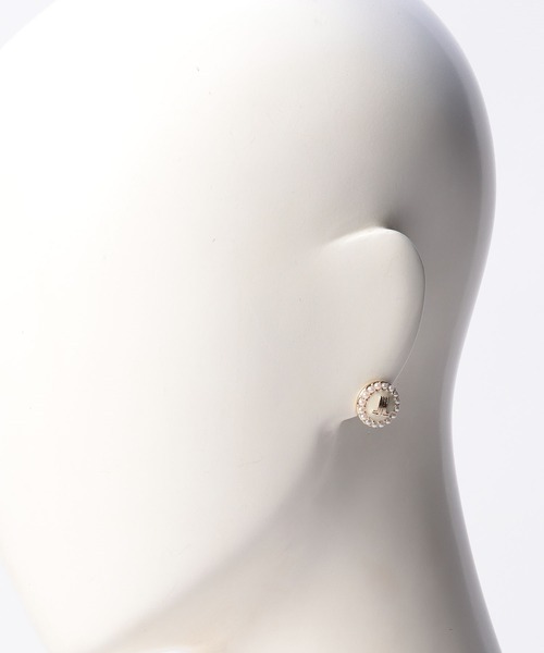 LANVIN en Bleu（ランバンオンブルー）の「プチパール イヤリング（イヤリング・レディース・ブラック/ホワイト・ONE SIZE）」の3枚目の写真