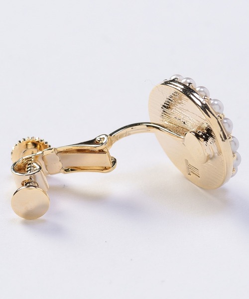 LANVIN en Bleu（ランバンオンブルー）の「プチパール イヤリング（イヤリング・レディース・ブラック/ホワイト・ONE SIZE）」の5枚目の写真