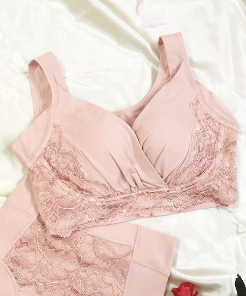 BRADELIS NEWYORK（ブラデリスニューヨーク）の「綿混トリプルキャッチFITブラ23 ブラデリス 補正下着 補整 ブラレット（ブラジャー・レディース・ブラック/グレイッシュベージュ/ピンク/ナチュラル・S/M/L/LL/3L/4L/5L）」の4枚目の写真