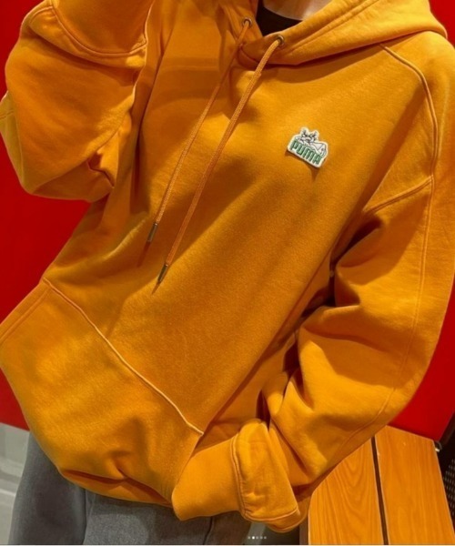 PUMA(プーマ)の「PUMA プーマ ユニセックス フォー ザ ファンベース T7 スーパー プーマ フー(パーカー・メンズ・イエロー系その他/ブラック・MEDIUM/SMALL/LARGE/X-LARGE/X-SMALL/XX-LARGE)」の3枚目の写真