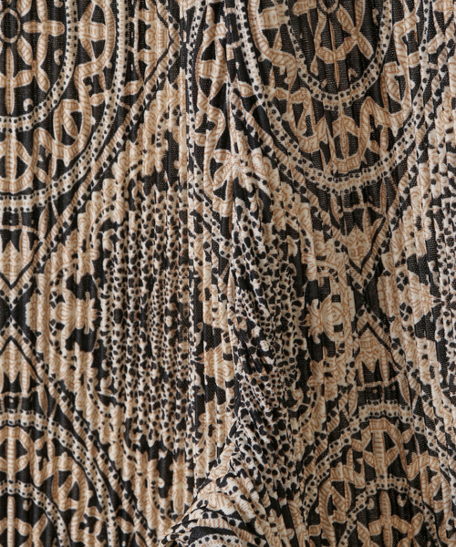 SOFFITTO(ソフィット)の「スムース(プリントアソート)クリスタルプリーツプリントパンツ(取り扱い店舗限定)(その他パンツ・レディース・その他1/その他2/その他3・FREE)」の8枚目の写真