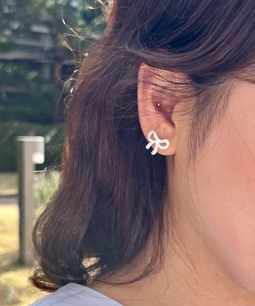 flower(フラワー)の「ホイップリボンピアス(ピアス(片耳用)・レディース・ホワイト・FREE)」の7枚目の写真