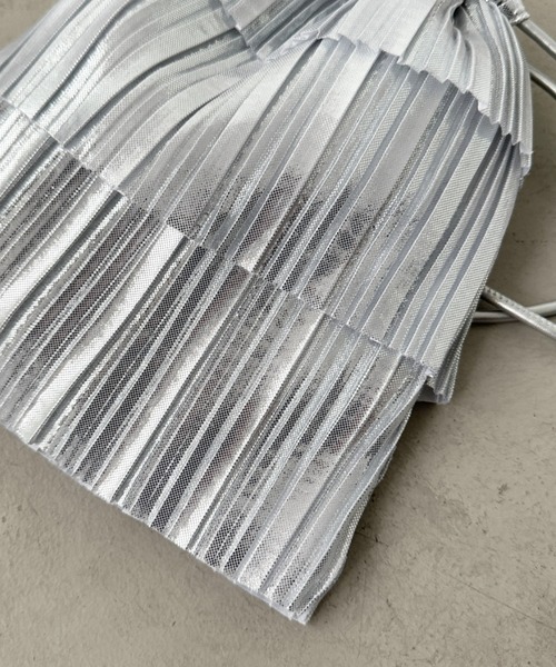 un+frame（アンフレーム）の「メタリックプリーツ ティアード巾着ショルダーバッグ（ショルダーバッグ・レディース・シルバー/ブラック/ピンク・FREE）」の9枚目の写真