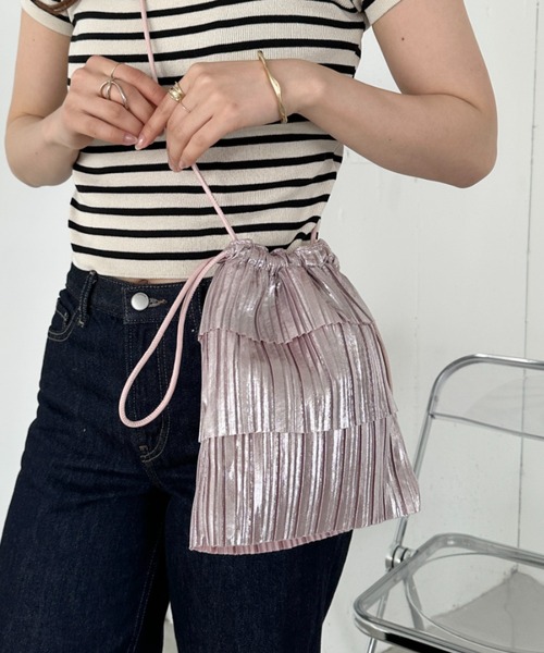 un+frame（アンフレーム）の「メタリックプリーツ ティアード巾着ショルダーバッグ（ショルダーバッグ・レディース・シルバー/ブラック/ピンク・FREE）」の20枚目の写真