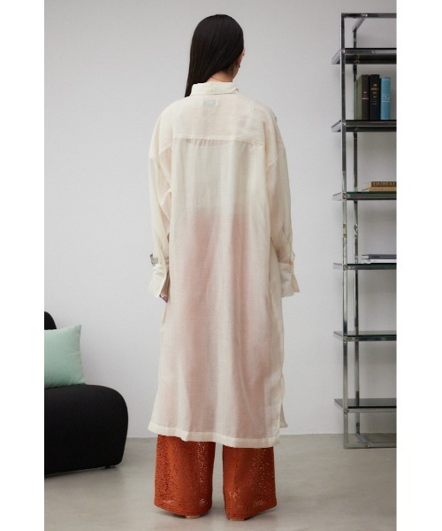 AZUL by moussy（アズールバイマウジー）の「シアーロングシャツ（シャツ/ブラウス・レディース・ライトカーキ/ブラック/アイボリー・SMALL/MEDIUM）」の9枚目の写真