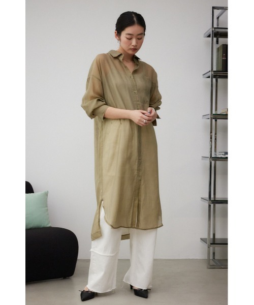 AZUL by moussy（アズールバイマウジー）の「シアーロングシャツ（シャツ/ブラウス・レディース・ライトカーキ/ブラック/アイボリー・SMALL/MEDIUM）」の15枚目の写真